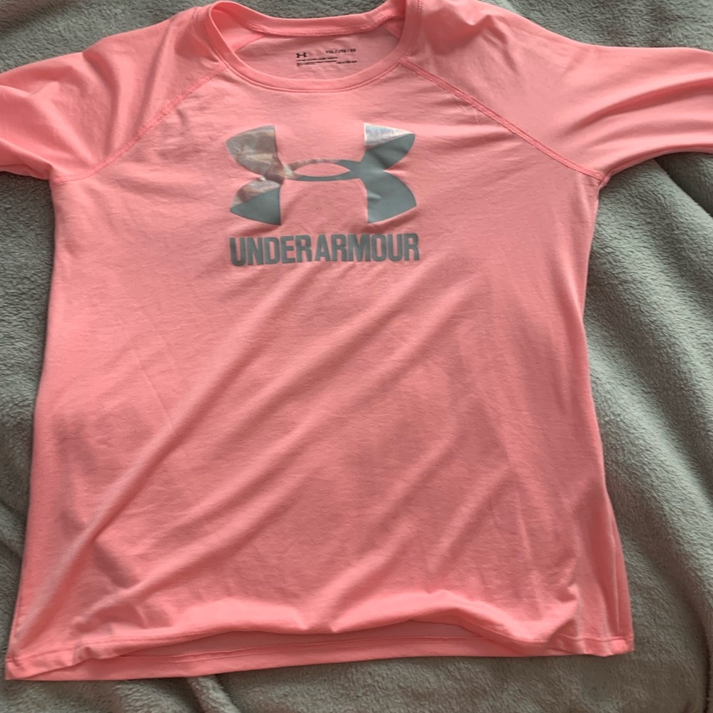 ••Pink Under Armour Long-Sleeve••